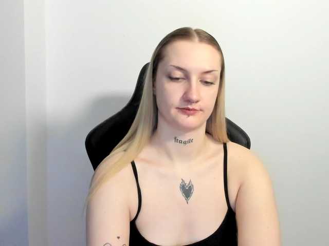 AlexaKisses