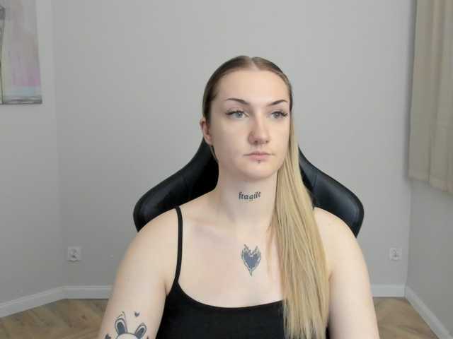 AlexaKisses