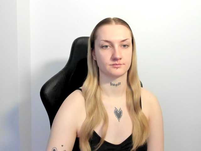 AlexaKisses
