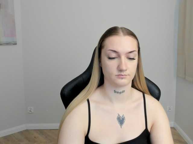 AlexaKisses
