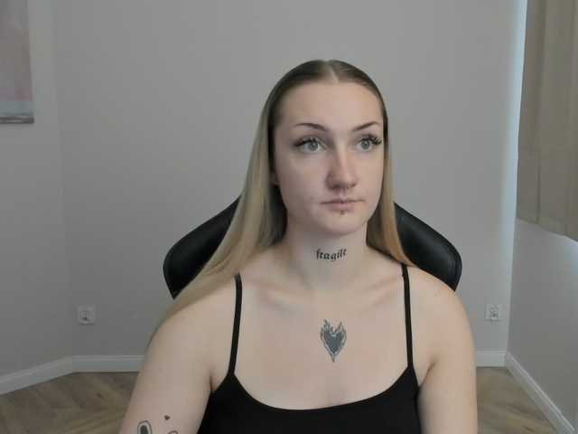 AlexaKisses