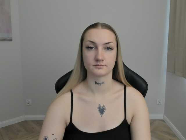 AlexaKisses