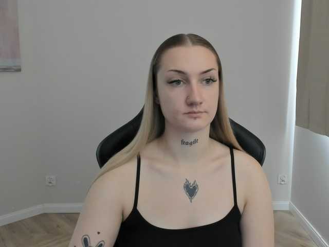 AlexaKisses