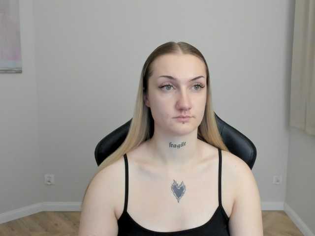 AlexaKisses