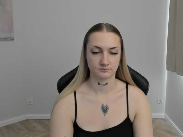 AlexaKisses
