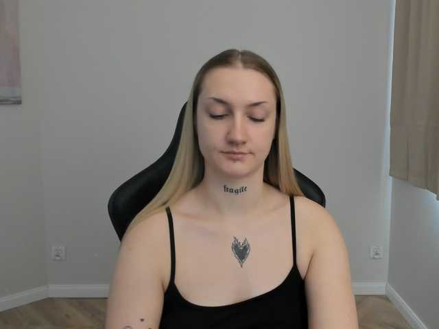 AlexaKisses