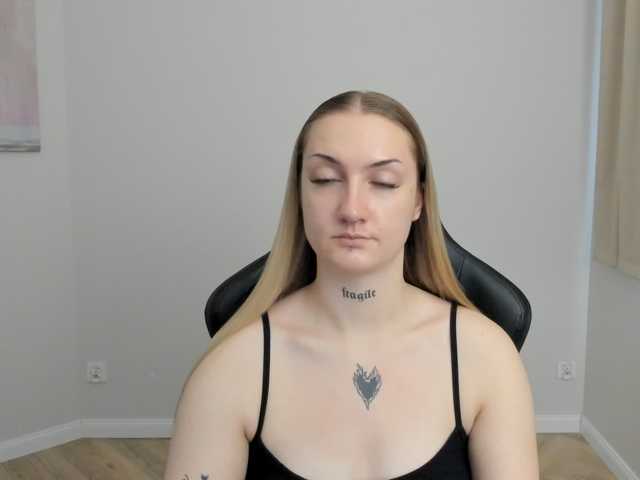 AlexaKisses