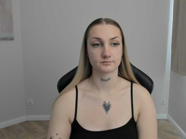 AlexaKisses