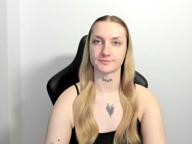 AlexaKisses