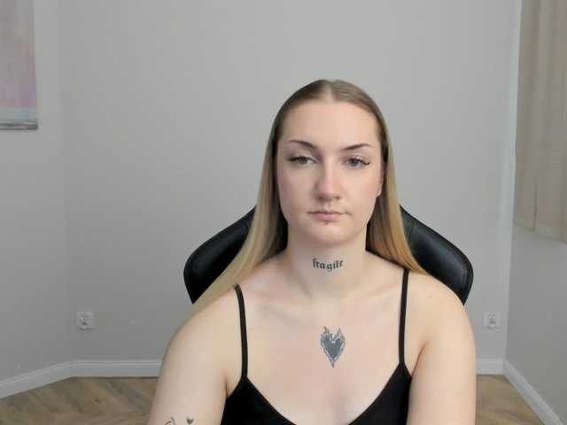 AlexaKisses