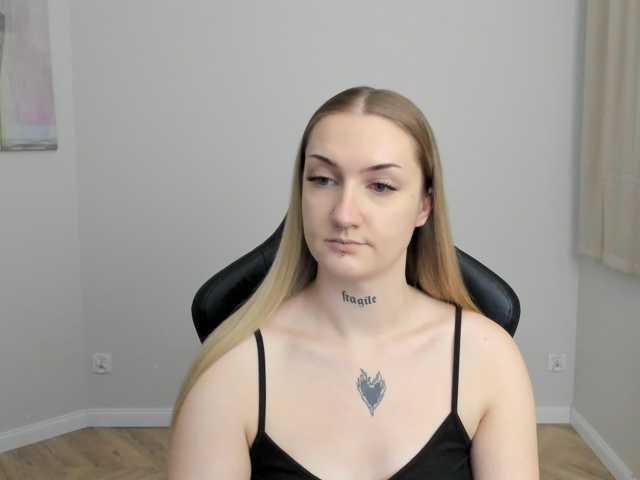 AlexaKisses
