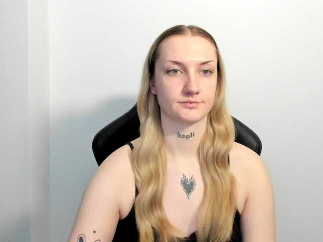 AlexaKisses