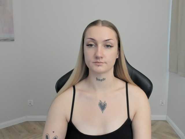 AlexaKisses