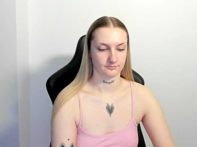 AlexaKisses
