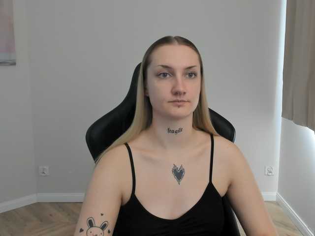 AlexaKisses