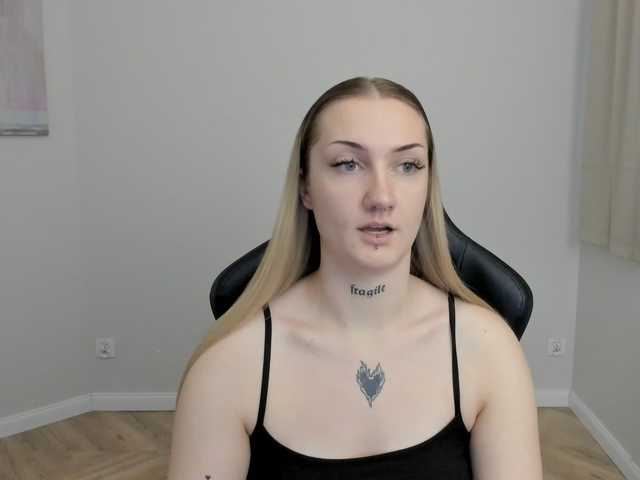 AlexaKisses