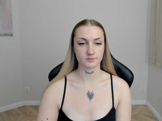 AlexaKisses