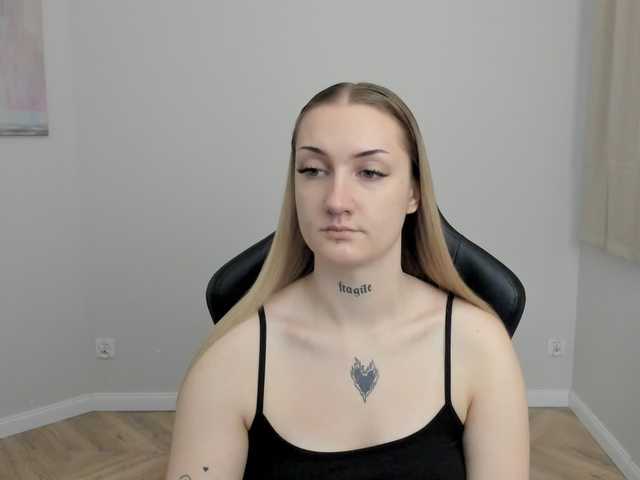 AlexaKisses
