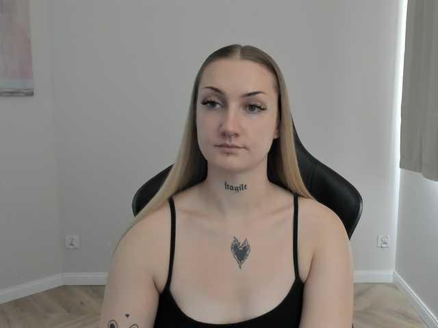 AlexaKisses