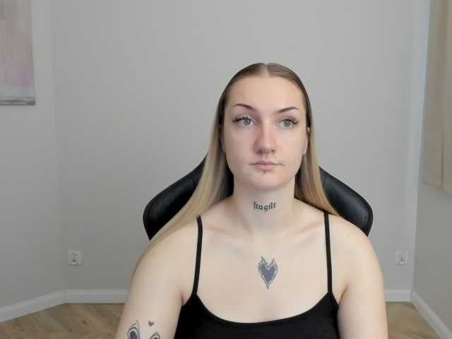 AlexaKisses