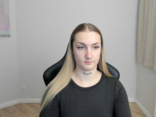 AlexaKisses