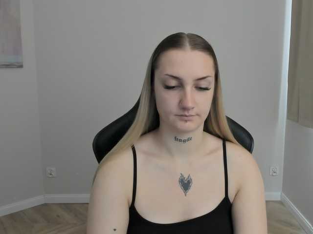 AlexaKisses