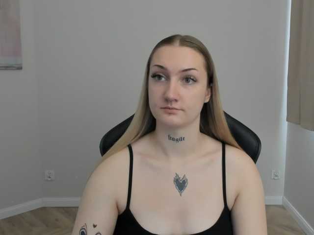 AlexaKisses