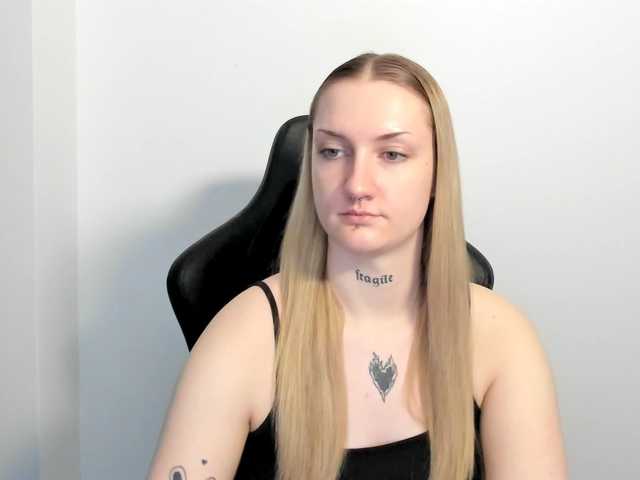 AlexaKisses preview