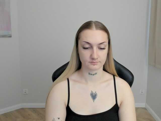 AlexaKisses