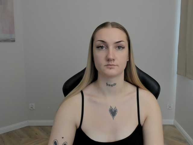 AlexaKisses