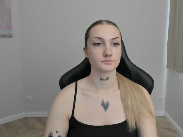 AlexaKisses