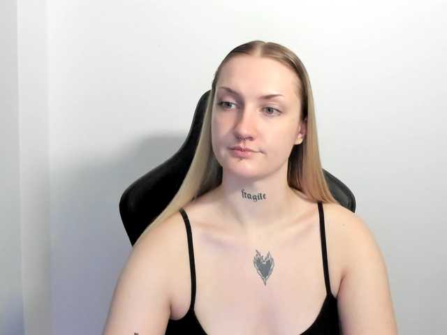 AlexaKisses