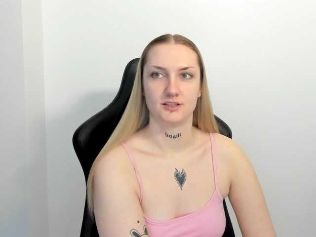 AlexaKisses