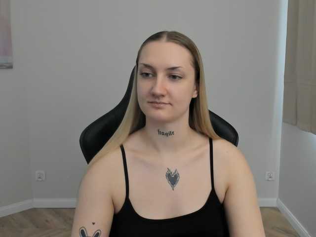 AlexaKisses