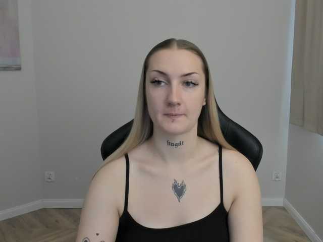 AlexaKisses