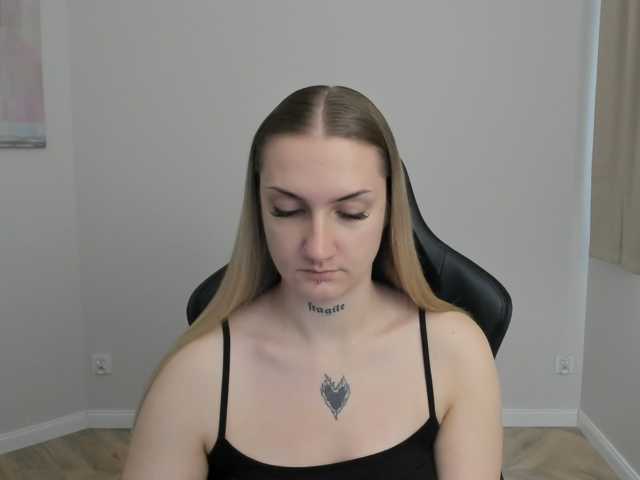 AlexaKisses