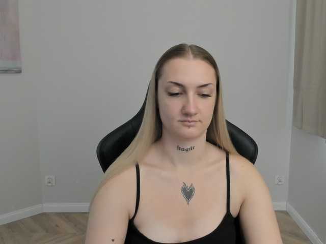 AlexaKisses