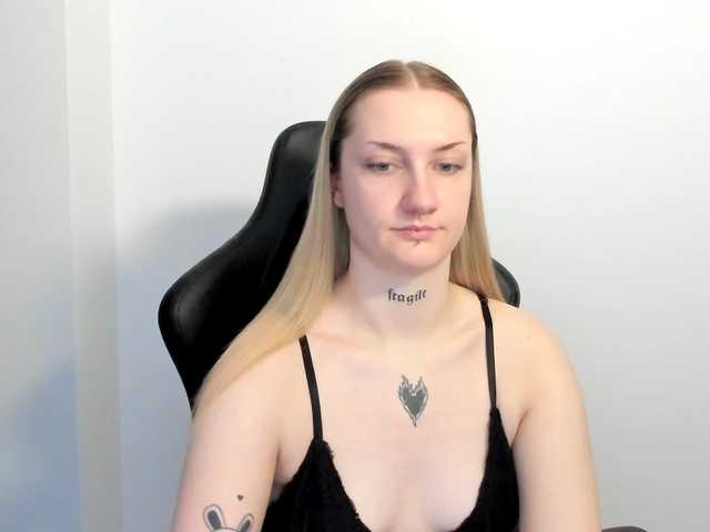 AlexaKisses