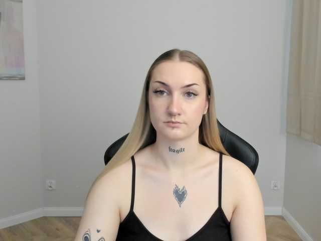 AlexaKisses