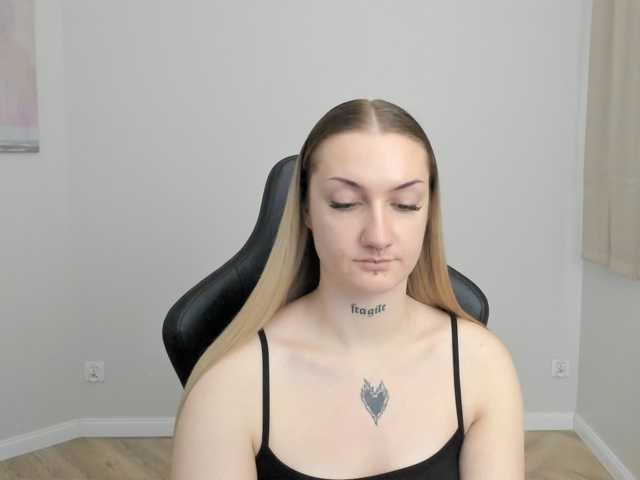 AlexaKisses