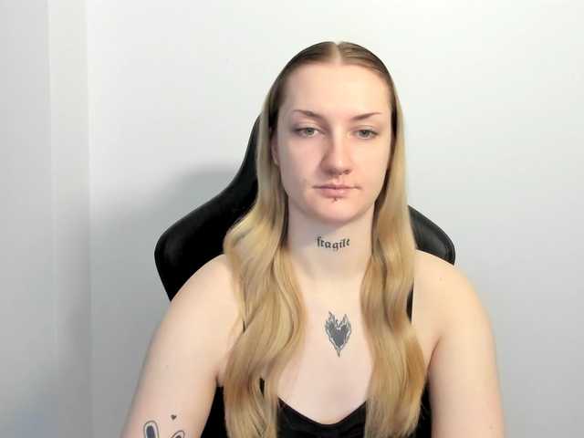 AlexaKisses