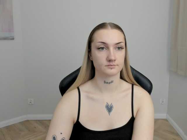 AlexaKisses