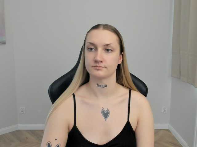 AlexaKisses