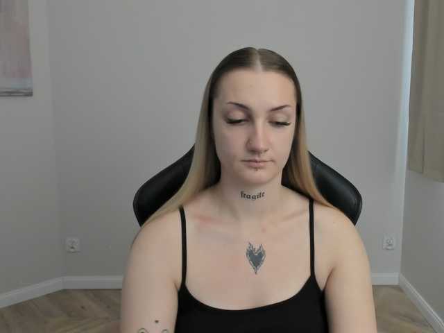 AlexaKisses