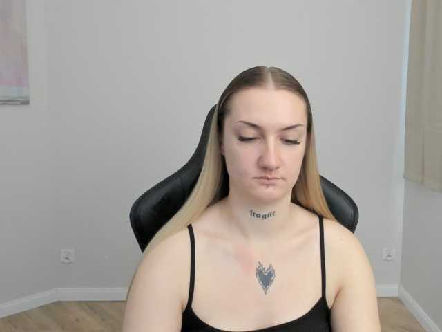 AlexaKisses