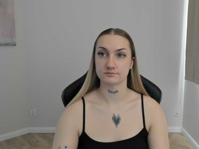 AlexaKisses