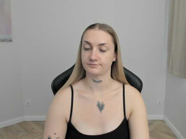 AlexaKisses