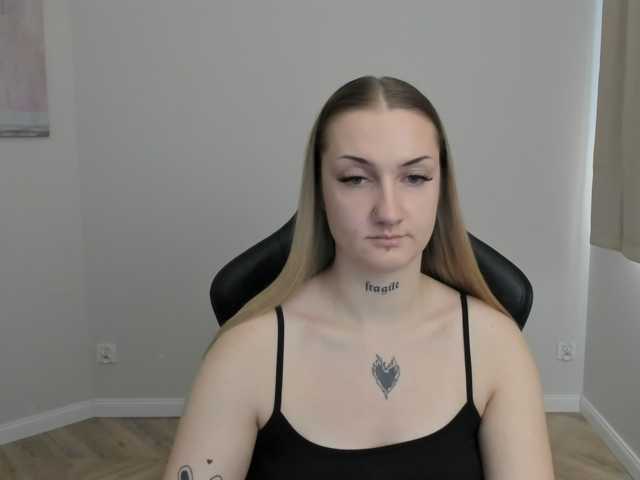 AlexaKisses
