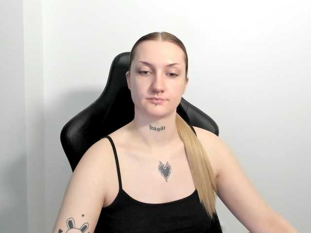 AlexaKisses Live Cam on BongaCams