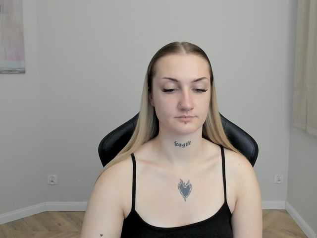 AlexaKisses